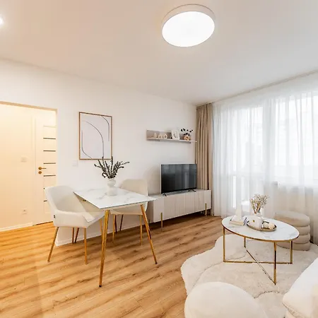 Modern Near Aupark With Ac - Centre Lejlighed *