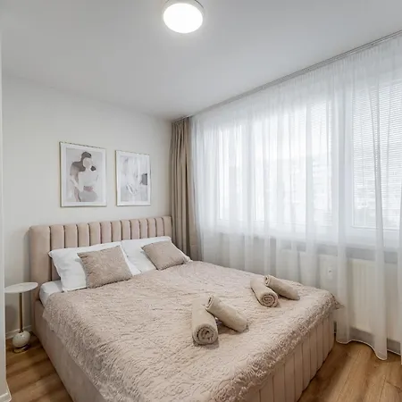 Modern Near Aupark With Ac - Centre Lejlighed