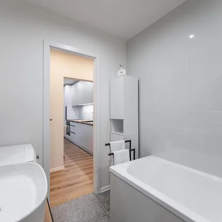 Modern Near Aupark With Ac - Centre Lejlighed *