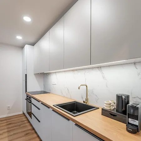 Modern Near Aupark With Ac - Centre Lejlighed