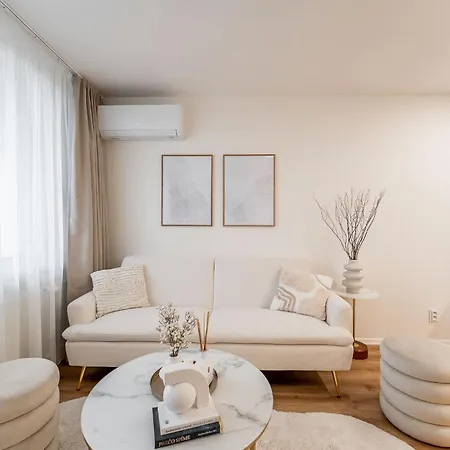 Modern Near Aupark With Ac - Centre *
